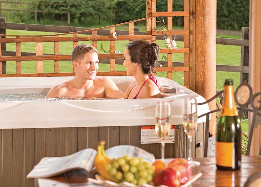 top rated lodges with hot tubs