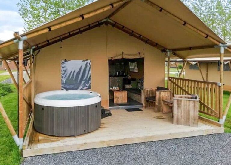 safari lodges with hot tub