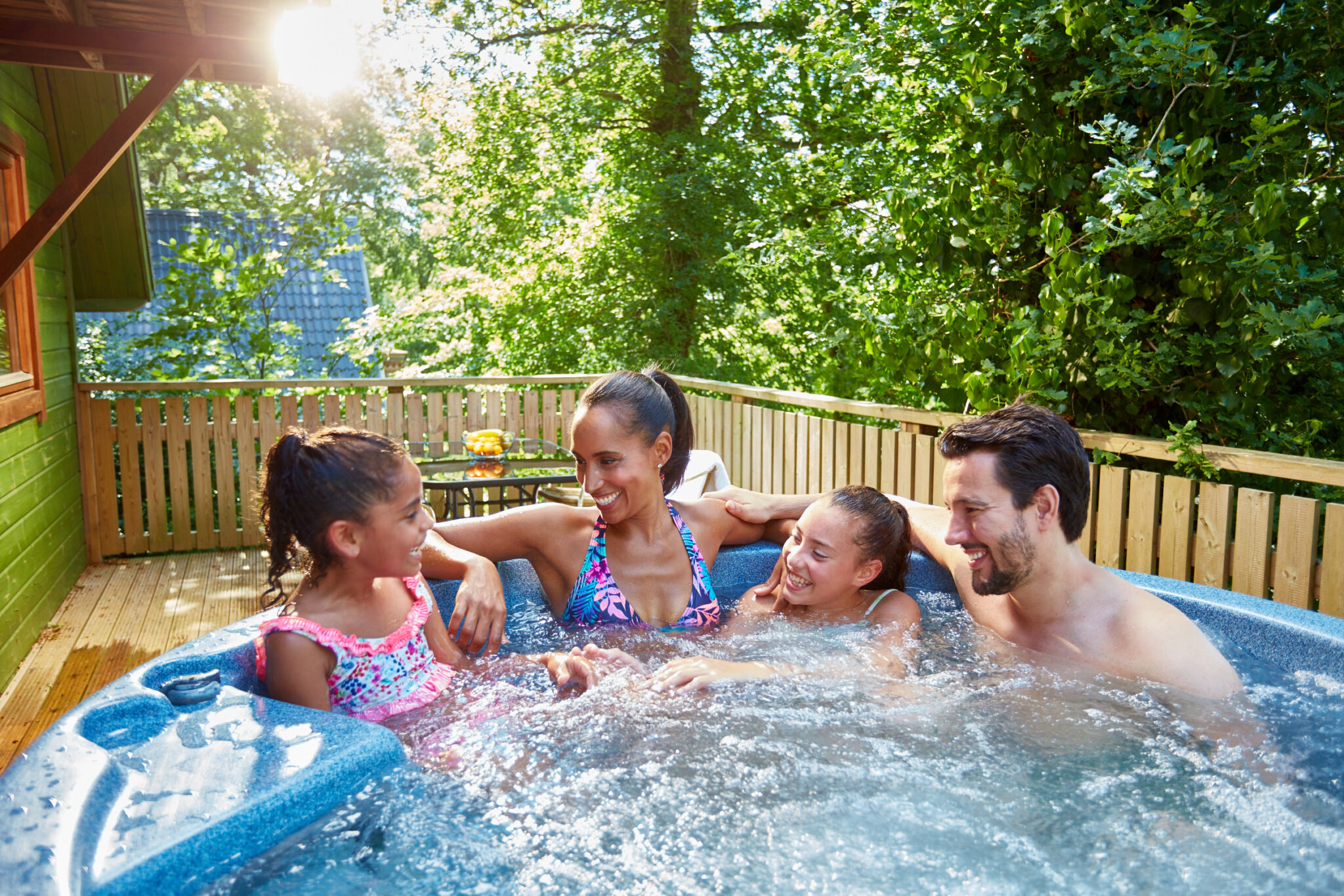 lodges-with-hot-tubs-for-families-book-family-hot-tub-hols