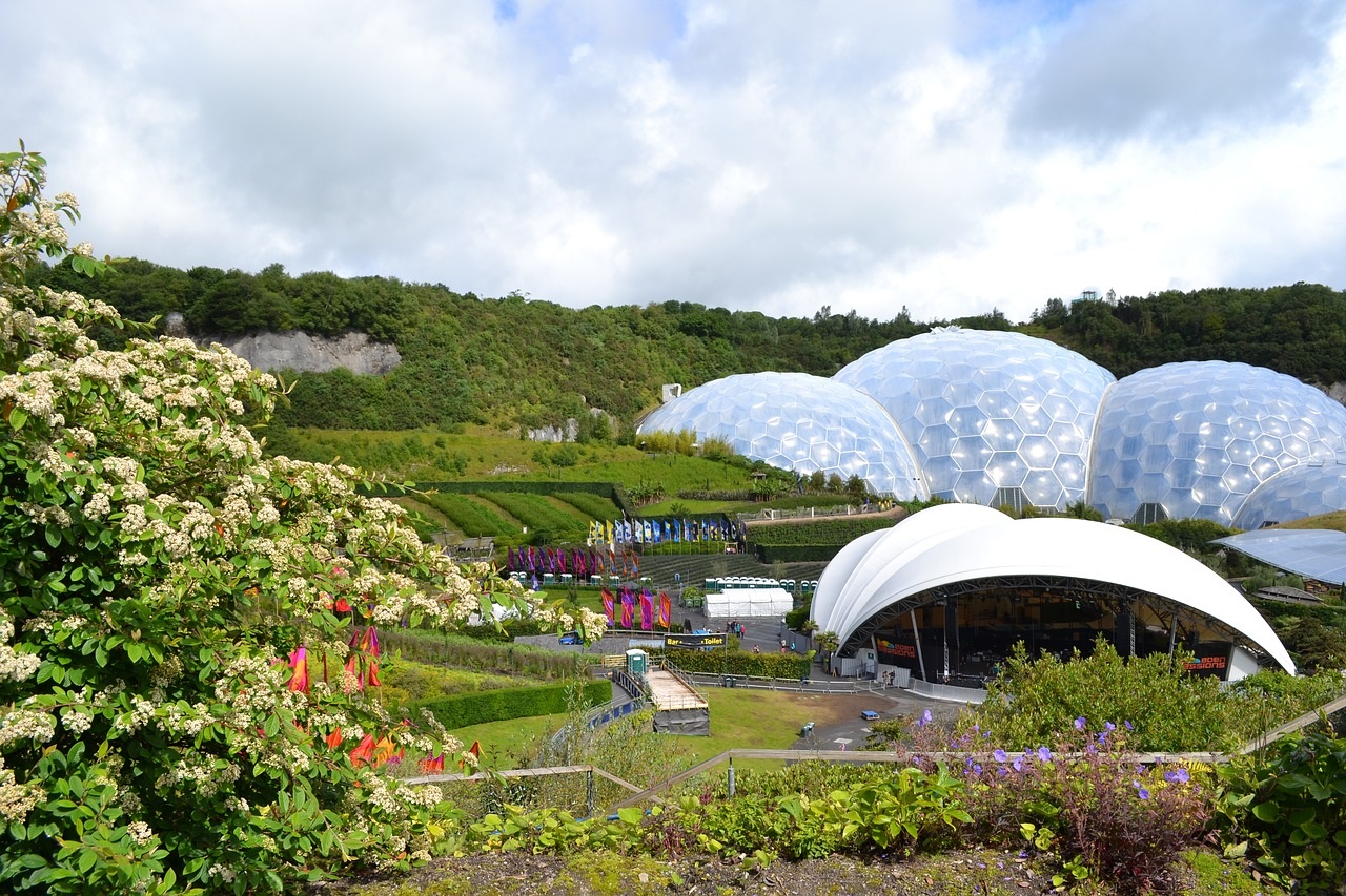 places-to-stay-near-the-eden-project-lodges-with-hot-tubs