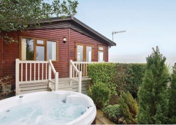 Hot Tub Holidays in Conwy