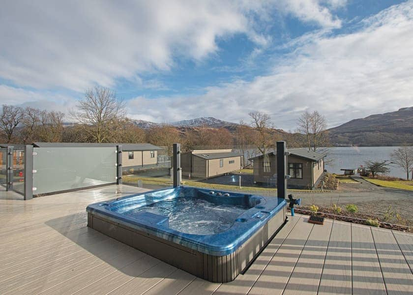 Loch Lomond Holiday Park - Lomond Royal Retreat