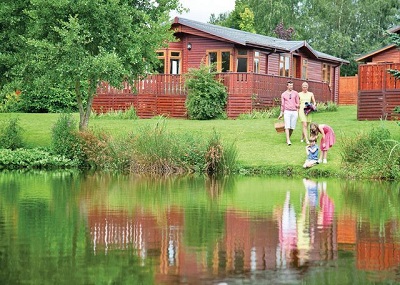big summer sale lodges with hot tubs